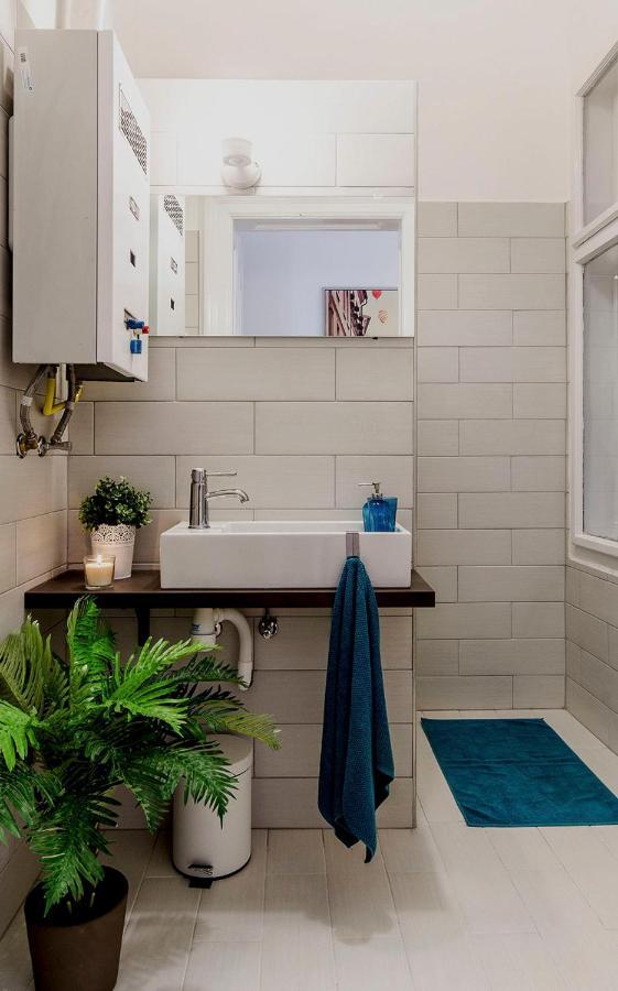 Cozy 2 Bedroom Apartment In Terez Boulevard. Budapest Ngoại thất bức ảnh